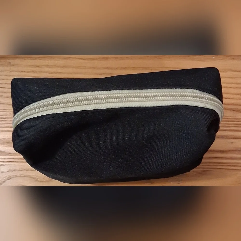 NWT Salvatore Ferragamo & Alitalia Magnifica Black Nylon Cosmetic Toiletry Pouch